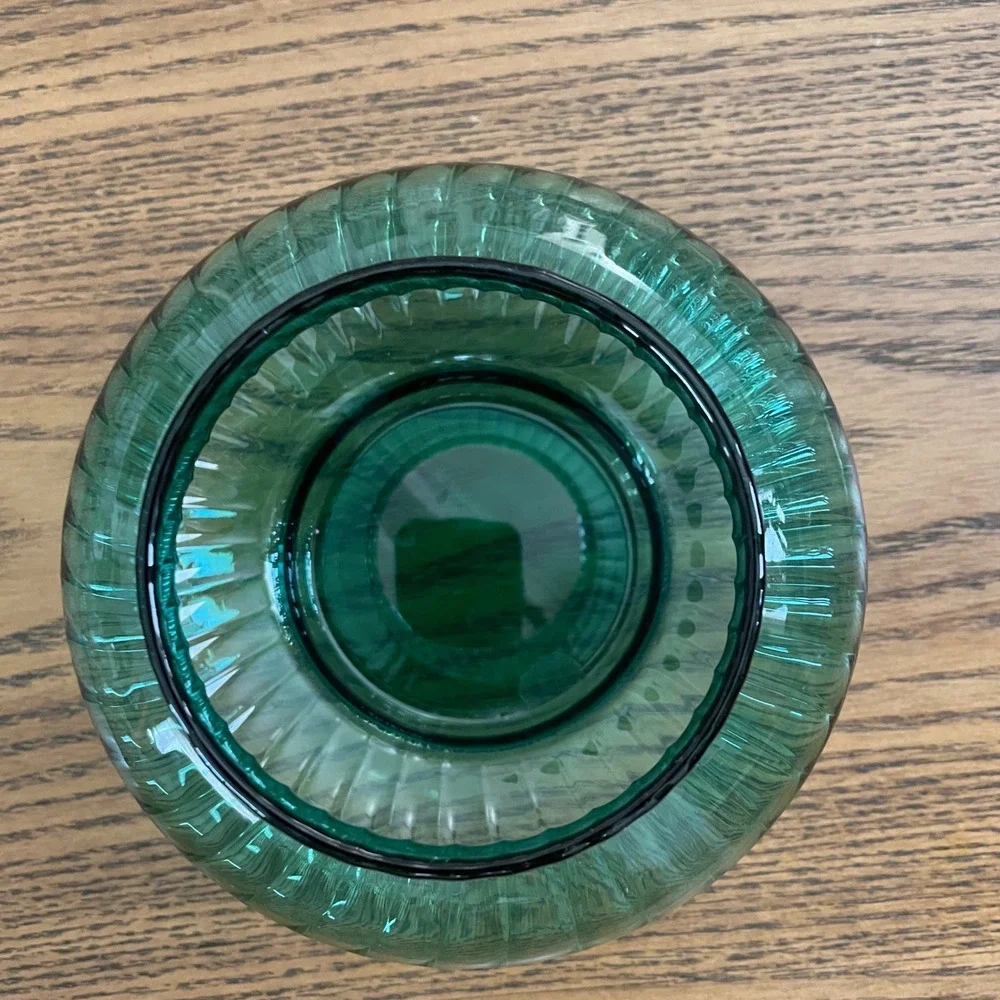 Green Ribbed Glass Vase Floral Centerpiece‎ Home Decor Accent Piece